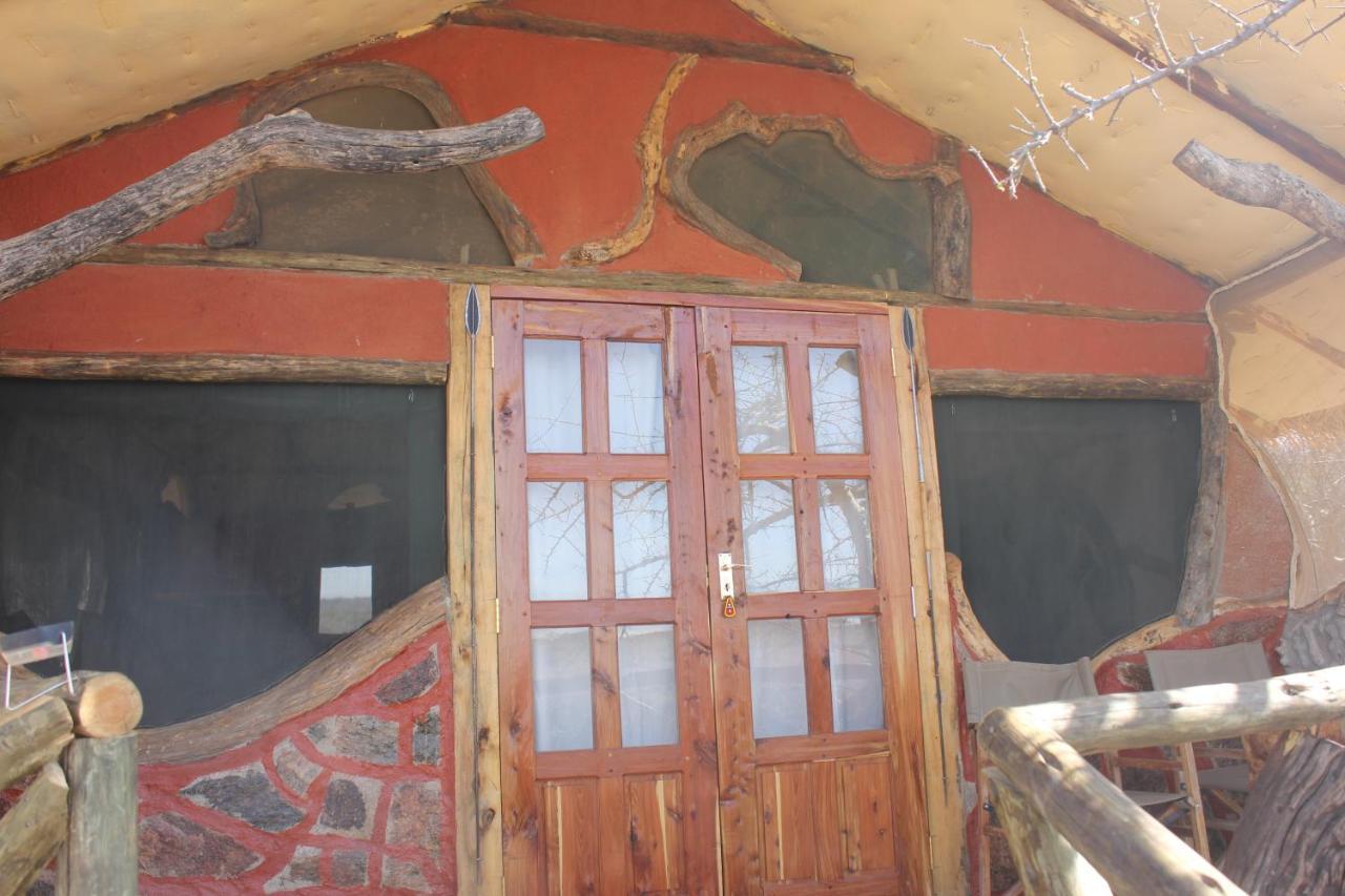 Lion'S Cave Camp, Samburu Villa Archers Post Buitenkant foto
