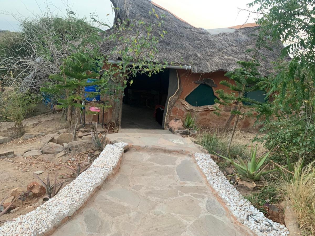 Lion'S Cave Camp, Samburu Villa Archers Post Buitenkant foto