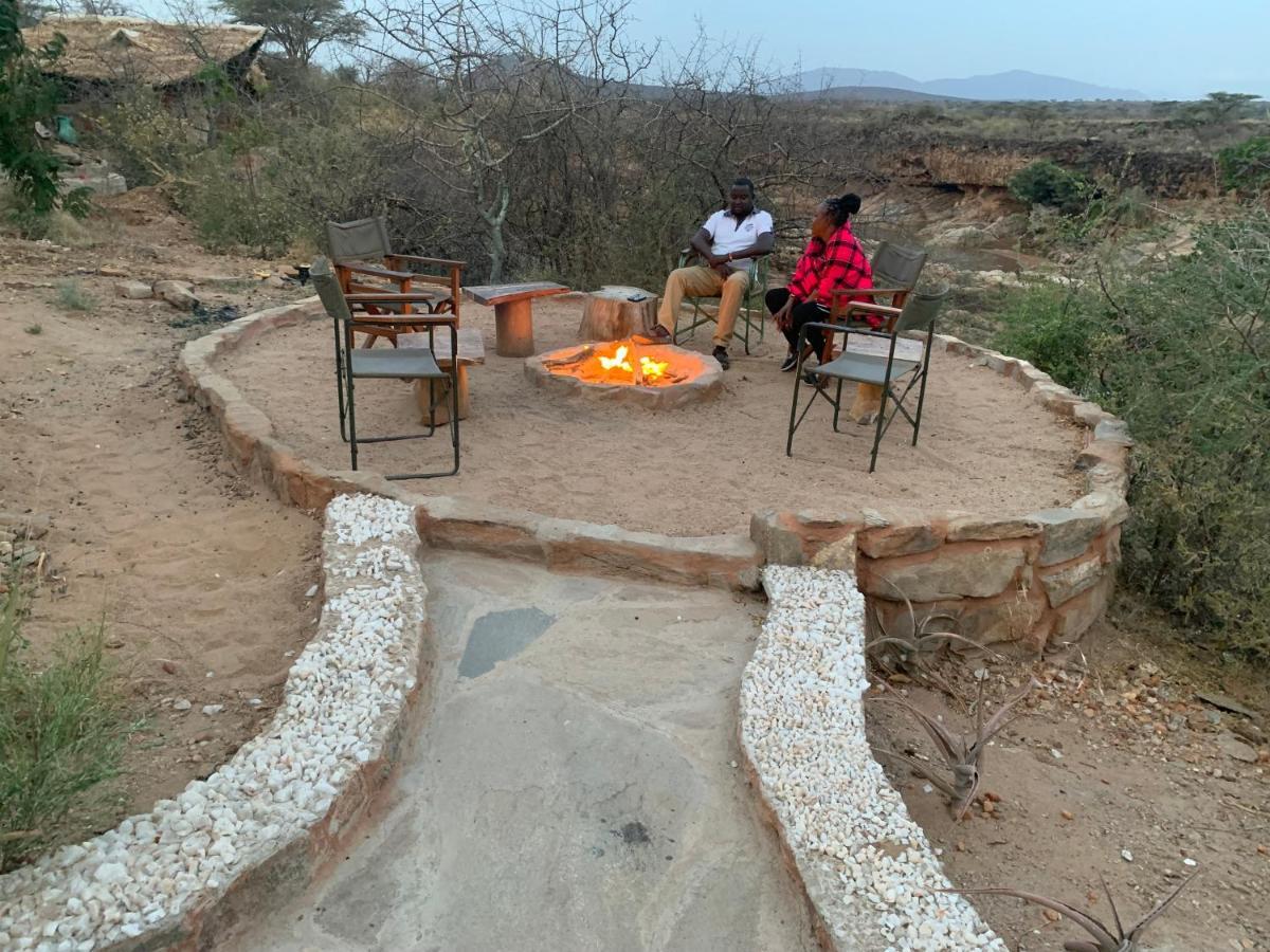 Lion'S Cave Camp, Samburu Villa Archers Post Buitenkant foto