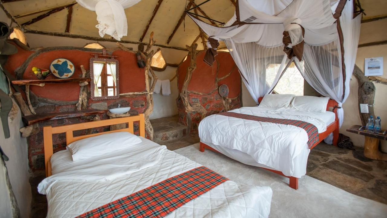 Lion'S Cave Camp, Samburu Villa Archers Post Buitenkant foto