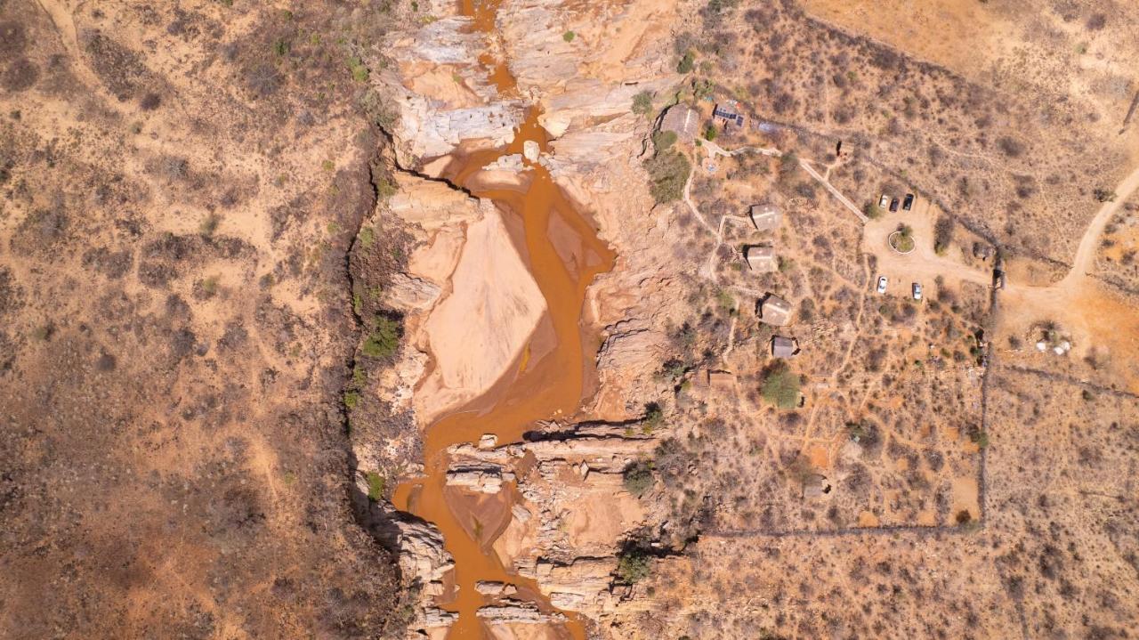 Lion'S Cave Camp, Samburu Villa Archers Post Buitenkant foto