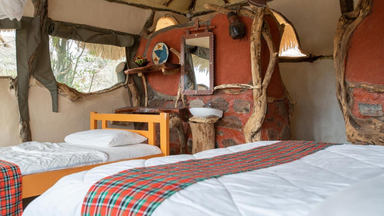 Lion'S Cave Camp, Samburu Villa Archers Post Buitenkant foto
