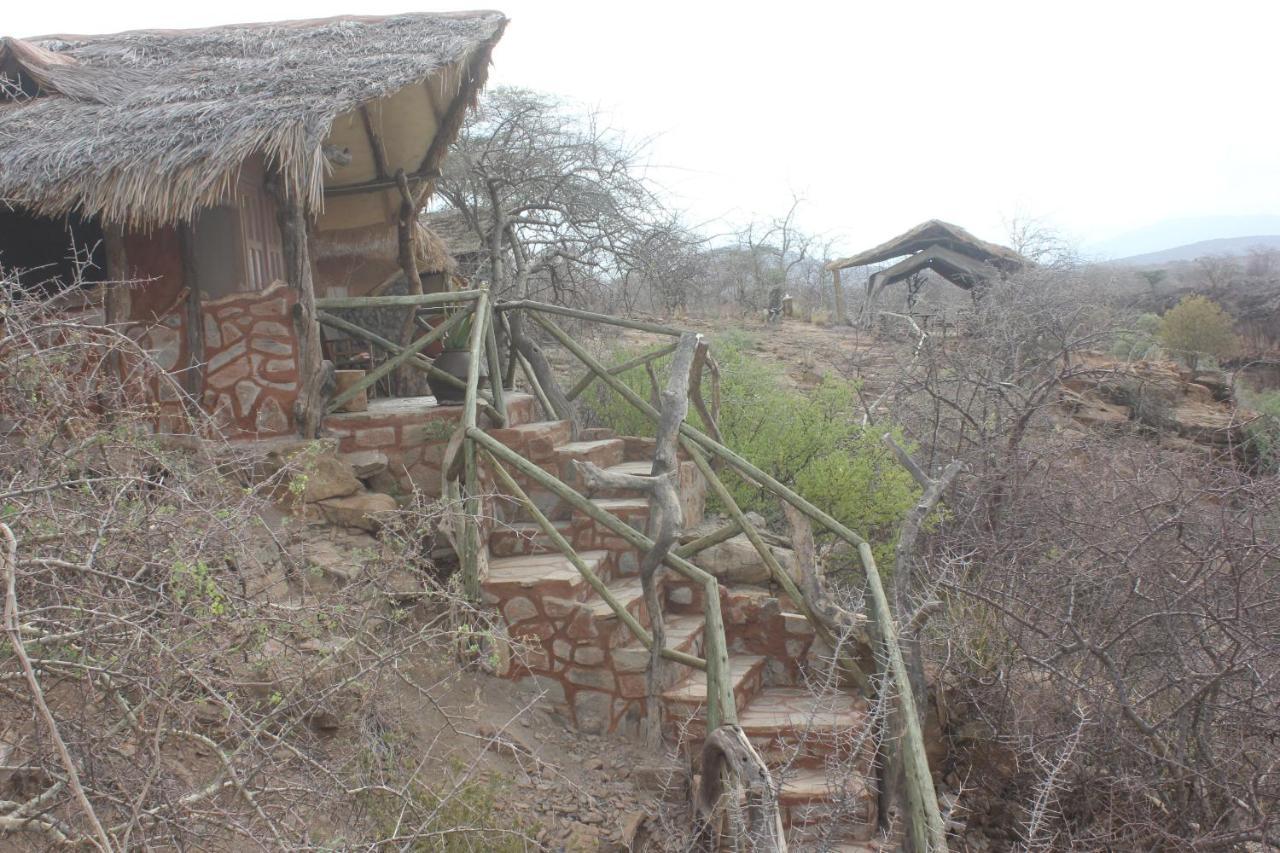Lion'S Cave Camp, Samburu Villa Archers Post Buitenkant foto