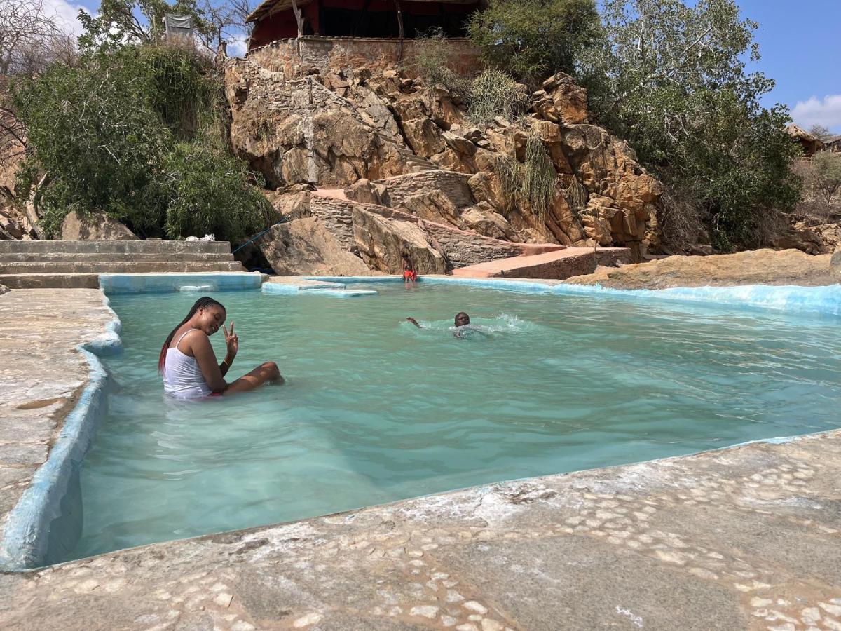 Lion'S Cave Camp, Samburu Villa Archers Post Buitenkant foto