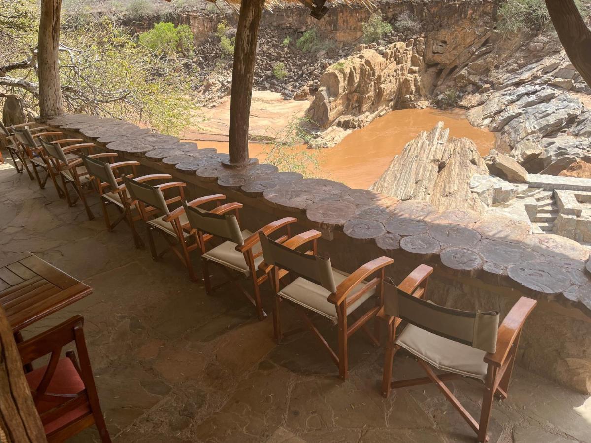 Lion'S Cave Camp, Samburu Villa Archers Post Buitenkant foto