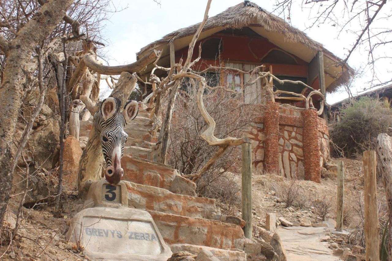 Lion'S Cave Camp, Samburu Villa Archers Post Buitenkant foto