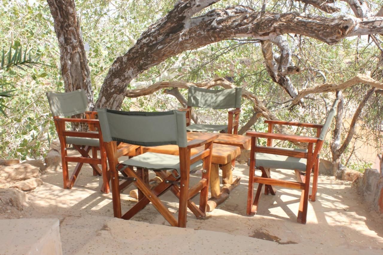 Lion'S Cave Camp, Samburu Villa Archers Post Buitenkant foto